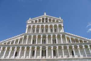 Xtrallusion photo gallery of Italy. Photos, pictures, images and photographs of the Italian Rivieras, the Italian Lakes, the Italian Alps, the Cinque Terre, the Amalfi coast and some of the most beautiful corners of Italy. Plus photos of Italian cities such as Pisa, Milan, Genoa and Rome.